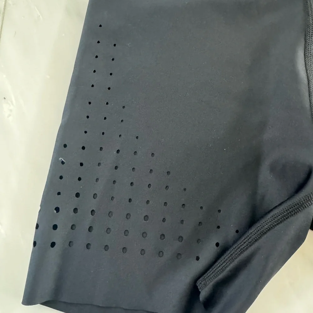 Alo Yoga Airlift high waist laser cut speedy shorts